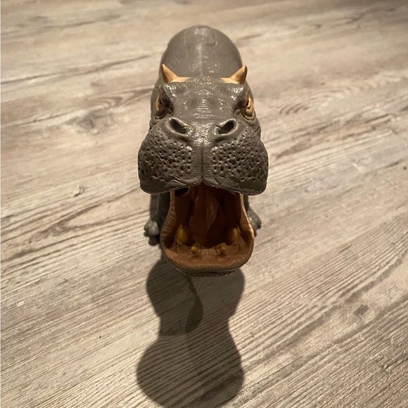 Jumanji Massive Hippo Lanard Figure Action Figure Toy 12" Roaring Sound Works - Picture 3 of 5